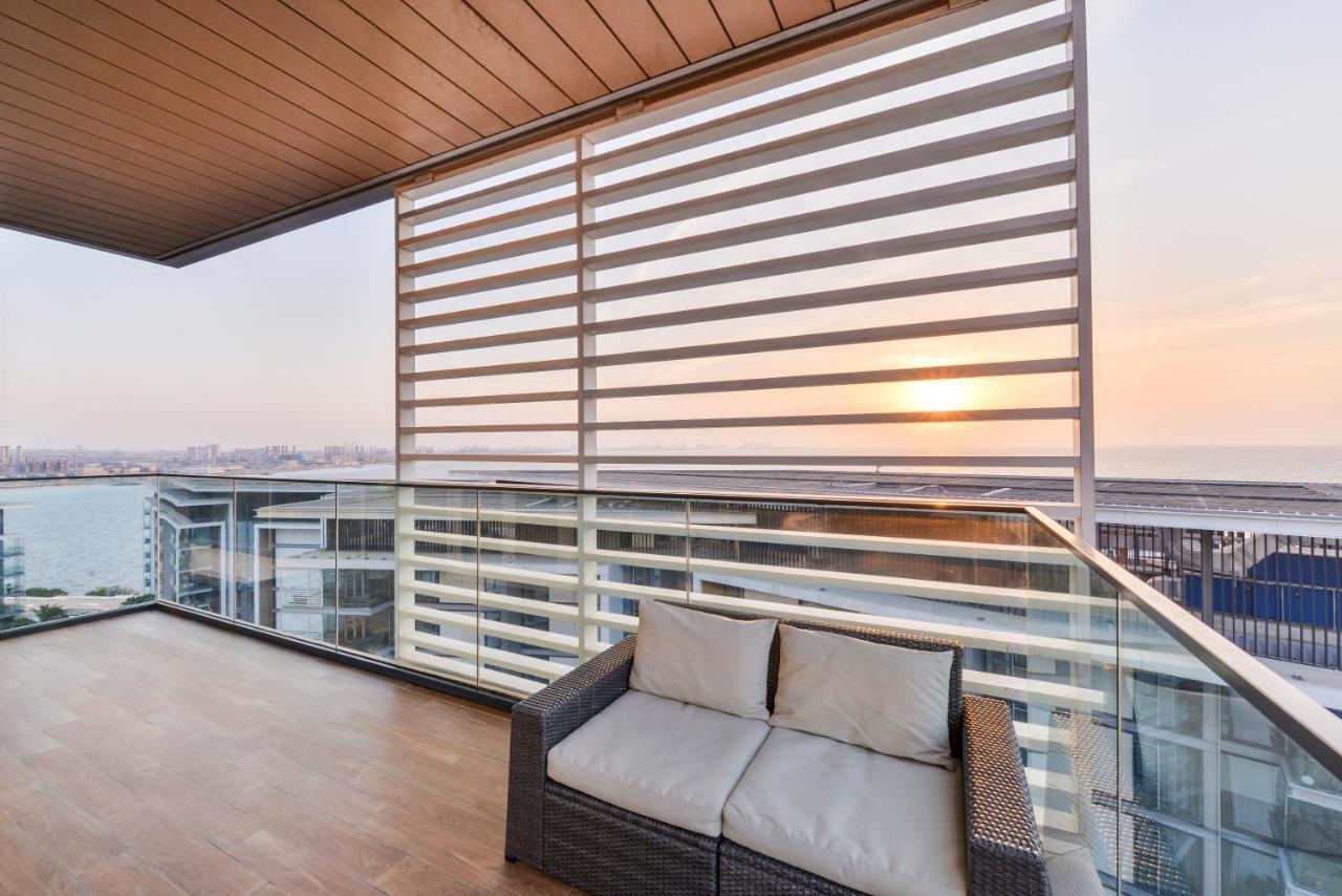 Posh 2 Bedroom Oceanfront Apt In The Heart Of Bluewaters Island Dubái Exterior foto