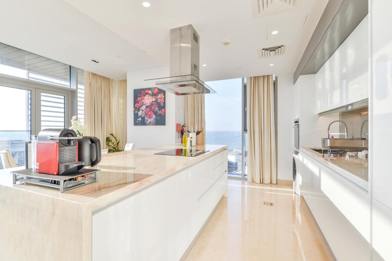 Posh 2 Bedroom Oceanfront Apt In The Heart Of Bluewaters Island Dubái Exterior foto
